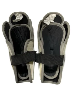 Used ONEGOAL Junior Shin Guards White 10"