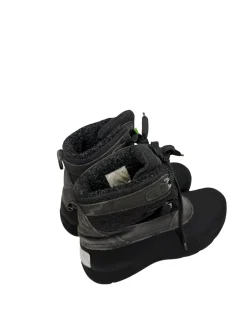 Used QUEST Size 8 Snow Boots