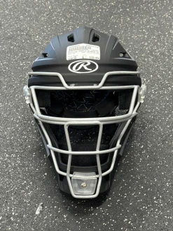 Used Rawlings CHVEL2-JR-REVA Catchers Helmet w/Mask Black One Size
