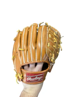 Used Rawlings RICKEY HENDERSON BB/SB Glove RH Throw Black 10 1/2"