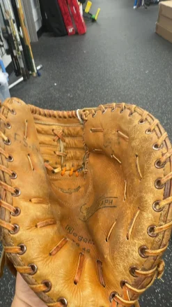 Used REGENT BB/SB First Base RH Throw Brown 12 1/2