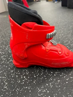 Used Salomon PERFOMA T2 Boys DH Ski Boot Red 210 MP - J02