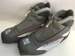 Used Salomon W 05-05.5 / JR 03.5-04 Women's Cross Country Ski Boots