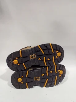 Used Senior 8 Men's Camping and Climbing Footwear