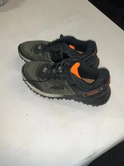 Used Senior 8 Men's Camping and Climbing Footwear