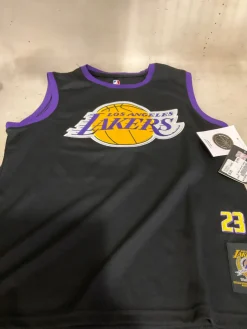 Used Sleeveless Spirit Wear Y LG