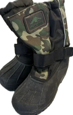 Used Snow/Hunt/Hike Boots Y Camouflage