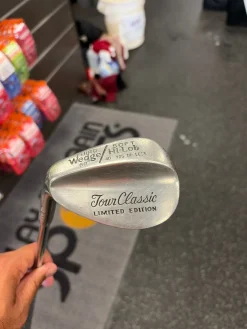 Used Tour Classic LIMITED EDITION Golf Wedge Mens LH Lob Wedge