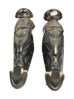 Used Under Armour UALG2-SRVS Catchers Leg Guards Black Junior