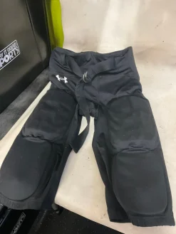 Used Under Armour Youth FB Integrated Pants Black MD