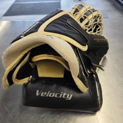Used Vaughn V5 7800 GOALIE CATCH Senior Goalie Catcher Black And White