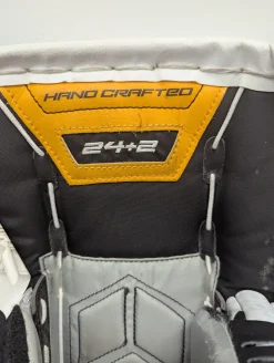 Used Vaughn V9 +2 JUNIOR LEG PADS Goalie Leg Pads Junior White/Black/Yellow 24"