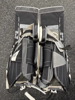 Used Warrior RITUAL R/G5 SR+ Goalie Leg Pads Senior White 35"
