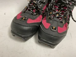Used Whitewoods Boys NNN XC Ski Boots Maroon JR-01.5