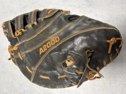 Used Wilson A2000 BB/SB First Base RH Throw Black 12 1/4