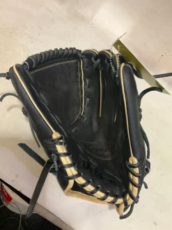 Used Wilson A2000 PRO STOCK PITCHING BB/SB Glove RH Throw Black 12