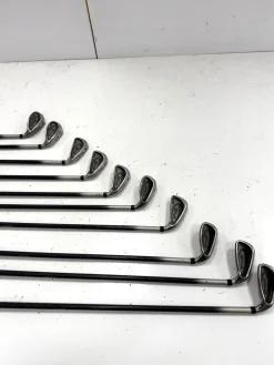 Used Wilson FAT SHAFT REGULAR FLEX Mens Iron Set RH 3I-GW/AW