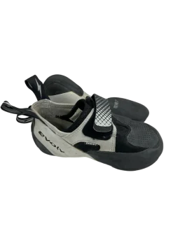Used ZENIST Climbing Shoes Senior 6.5