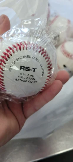 Wilson NEW A1030 USSSA DOZEN Field Equipment